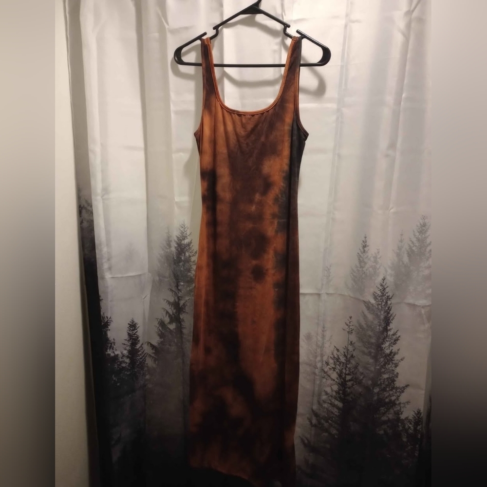 Tie-Dye Midi Dress in Rust Brown